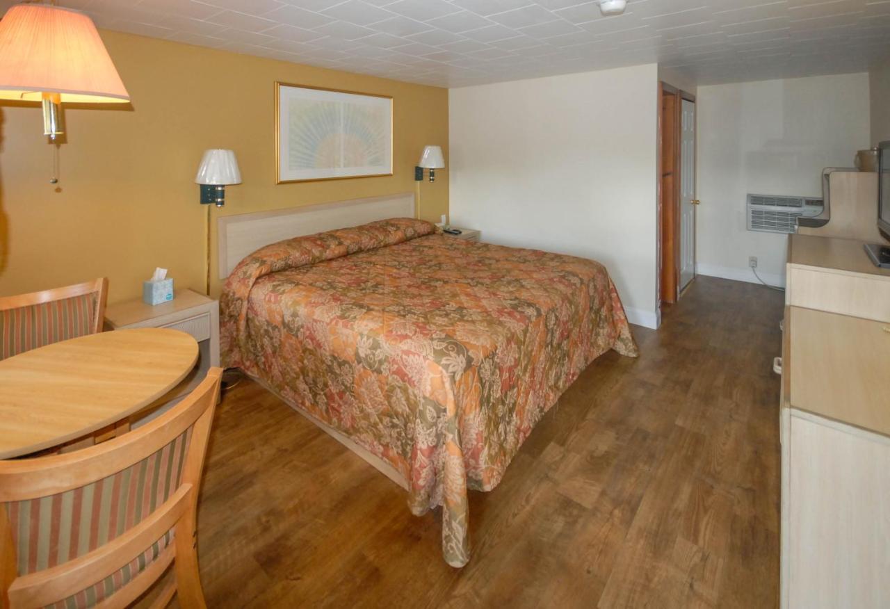 Budget Inn Watkins Glen Bagian luar foto