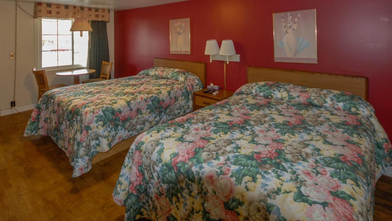 Budget Inn Watkins Glen Bagian luar foto
