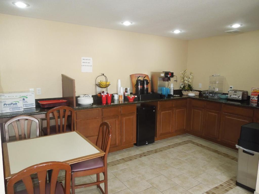 Budget Inn Watkins Glen Bagian luar foto